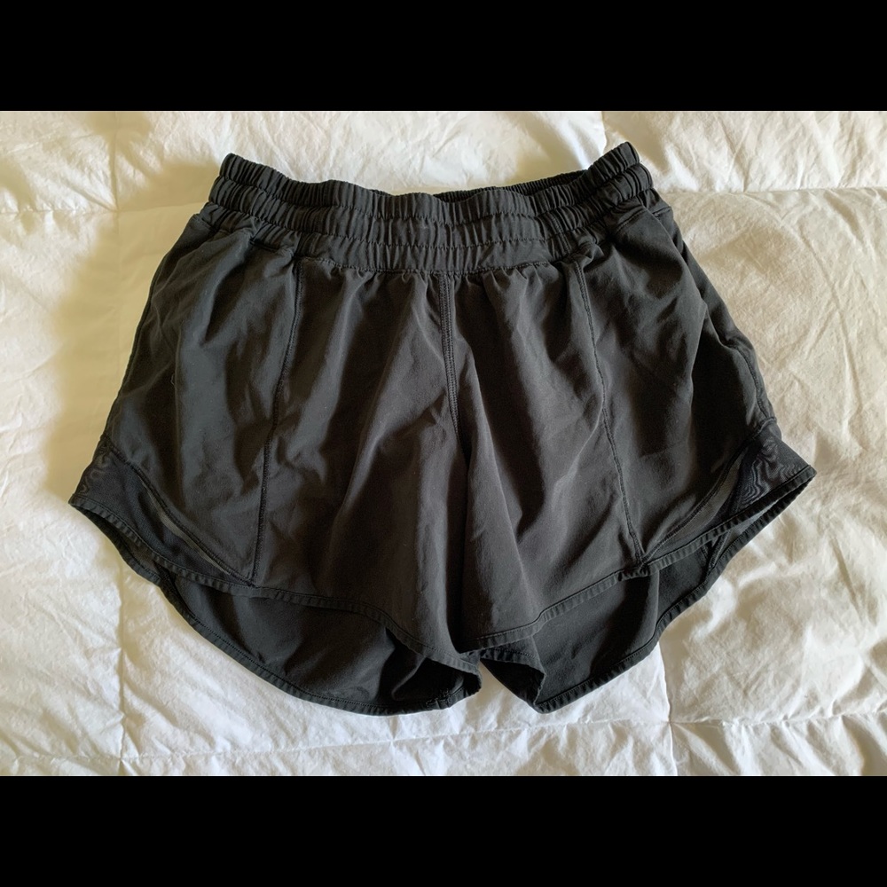 Lululemon Hotty Hot Short 4” - Great Condition